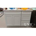 Pearl Whtie kitchen / bathroom cabinets in Vancouver Modern Pearl Whtie kitchen / bathroom cabinets in Vancouver